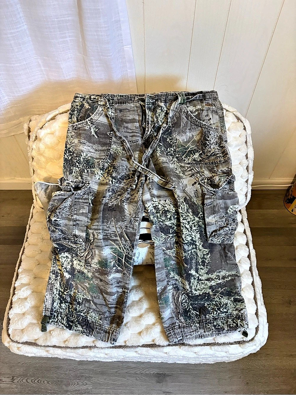 Real Tree Authentic Realtree Camo women’s capris Waist 34